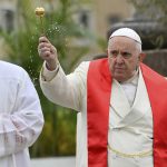 El papa Francisco oficia la misa del Domingo de Ramos