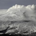 Colombia inicia evacuación de familias por actividad del volcán Nevado del Ruiz