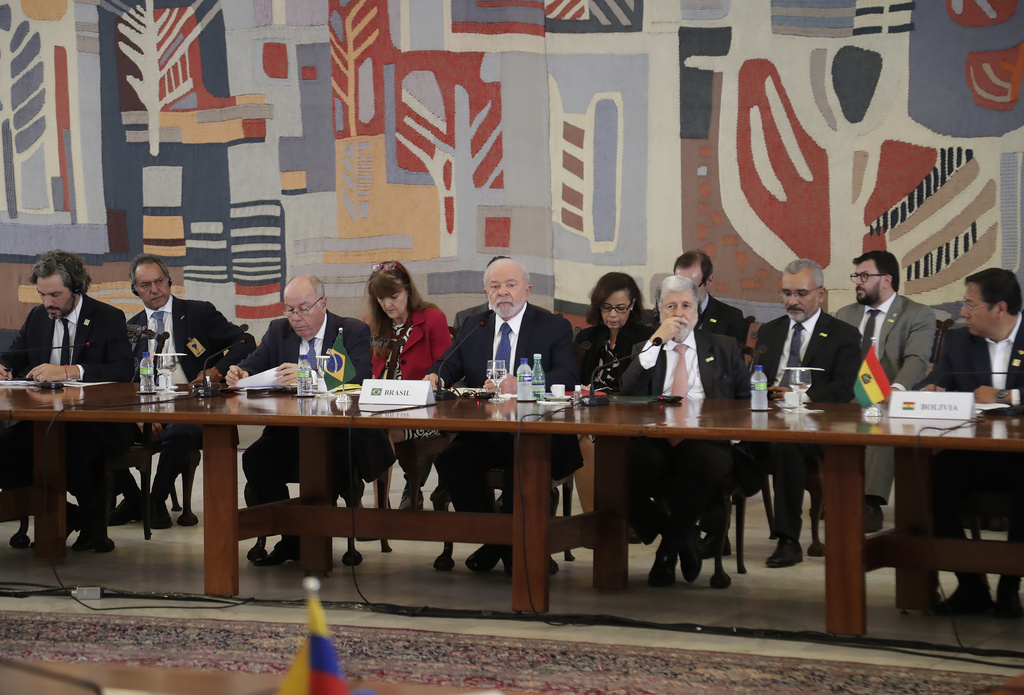 CUMBRE SUDAMERICA MADURO FOTO AP