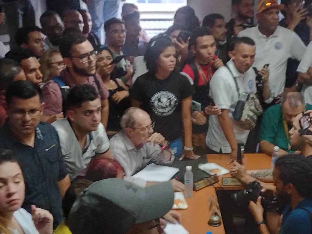 Comisión Electoral-UCV dice que parte del material electoral fue encontrado en cajas guardadas