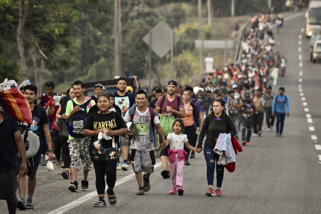 México advierte a migrantes que seguirán las expulsiones y riesgos