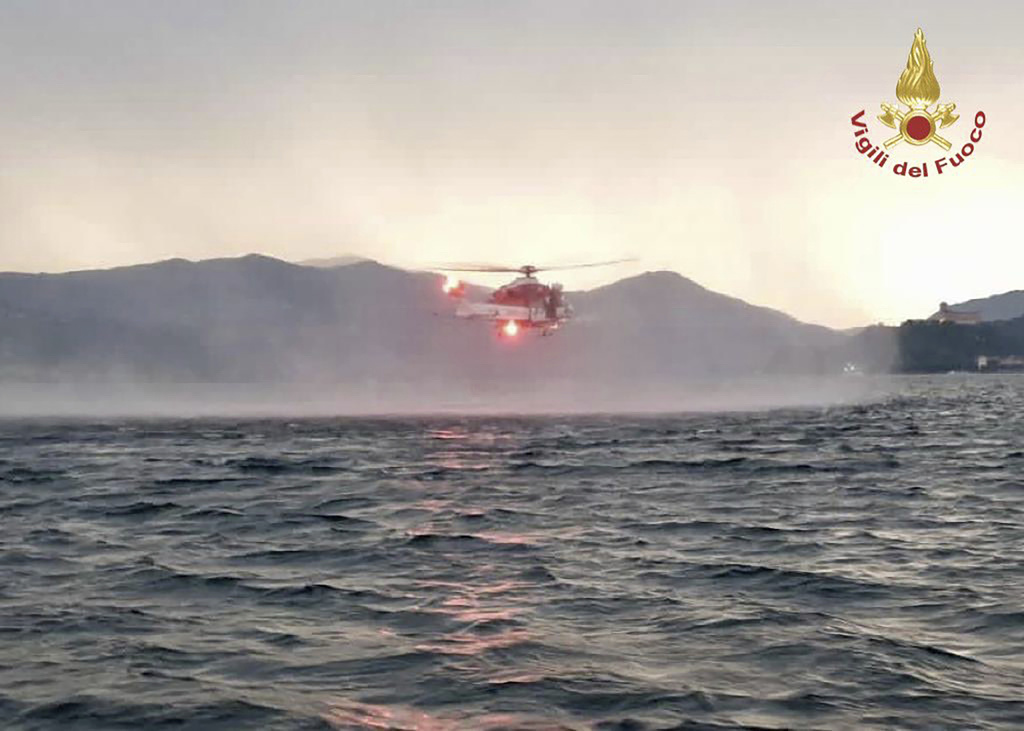 Cuatro fallecidos tras naufragio de un barco turístico en un lago italiano