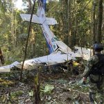 Un mes después sigue búsqueda de niños que sobrevivieron a accidente aéreo en Colombia