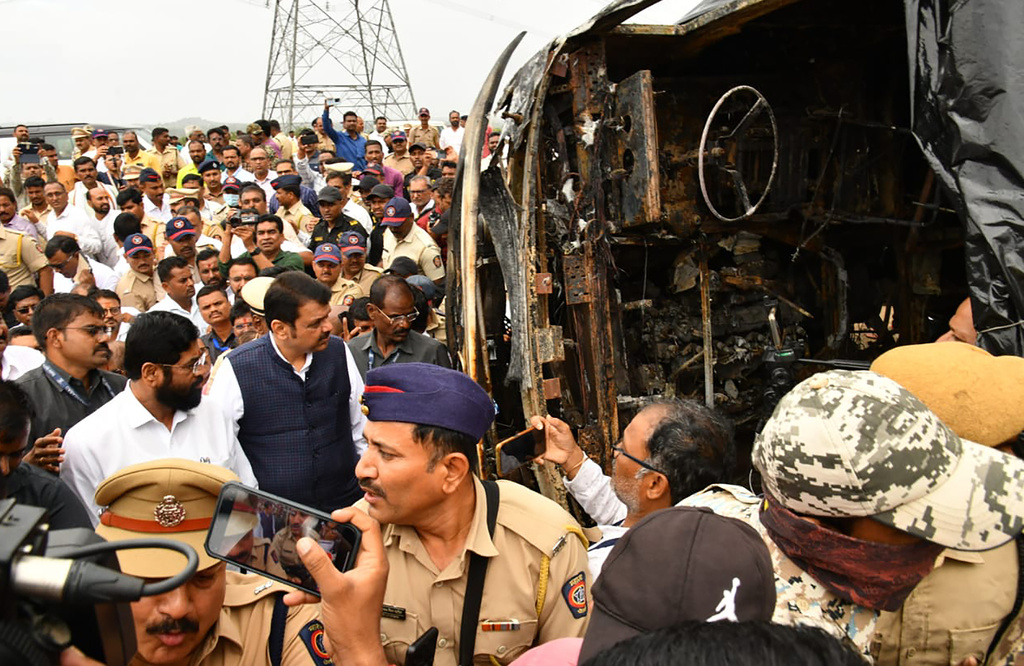 Al menos 25 fallecidos tras choque de autobús en el oeste de India