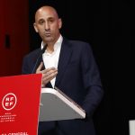 FIFA suspende por tres años a Luis Rubiales por beso no consentido a Jenni Hermoso