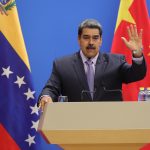 Maduro se reúne con jefe del Legislativo chino, que expresa apoyo a "alianza estratégica"