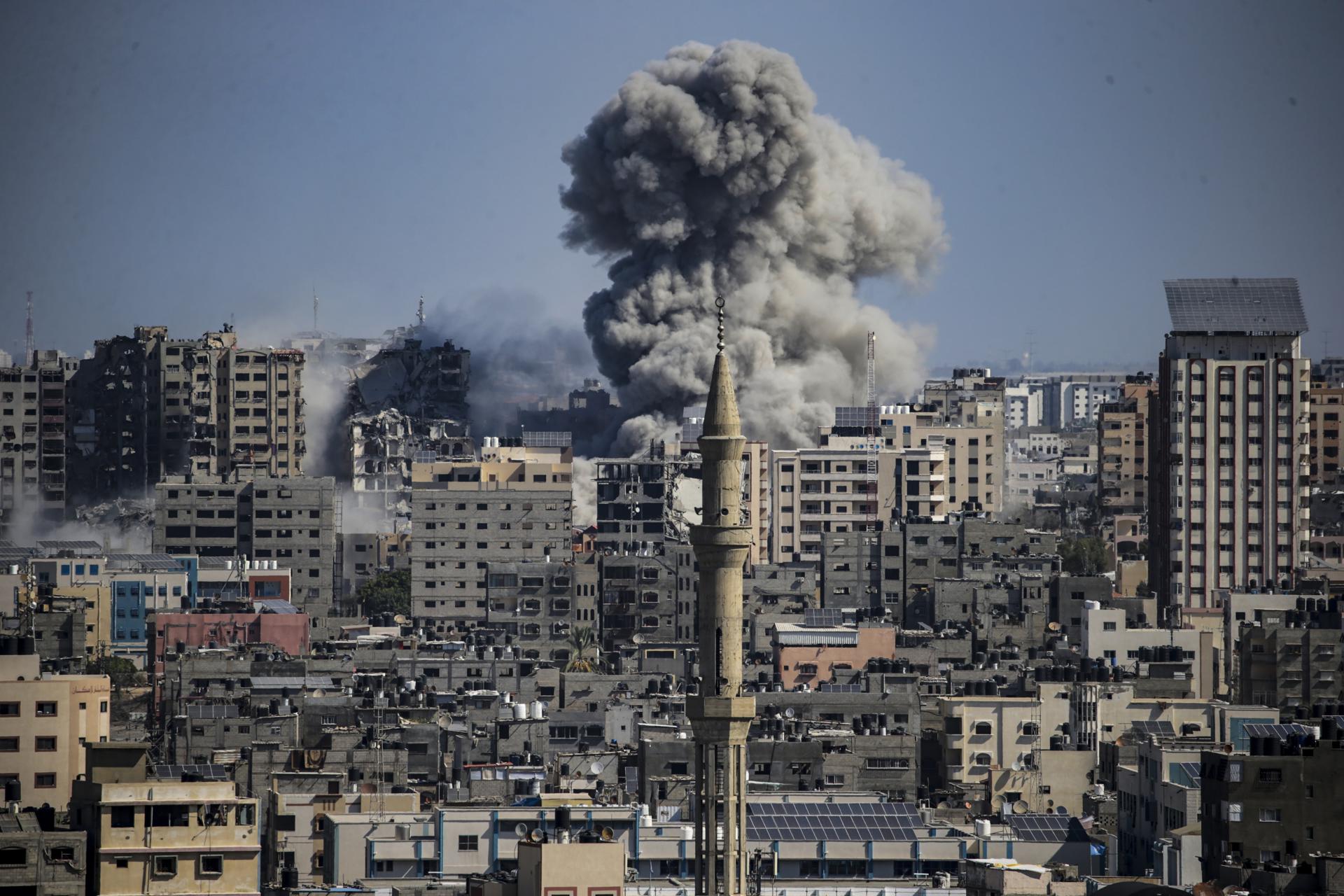 Ejército israelí mata a un comandante de Hamás en su ofensiva sobre la Franja de Gaza