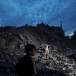 Israel corta totalmente el suministro de electricidad, alimentos y combustible a Gaza