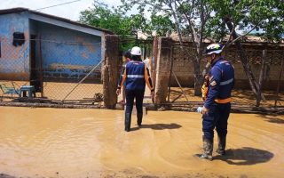 Fuertes lluvias dejan desbordamientos e inundaciones en varios estados del país