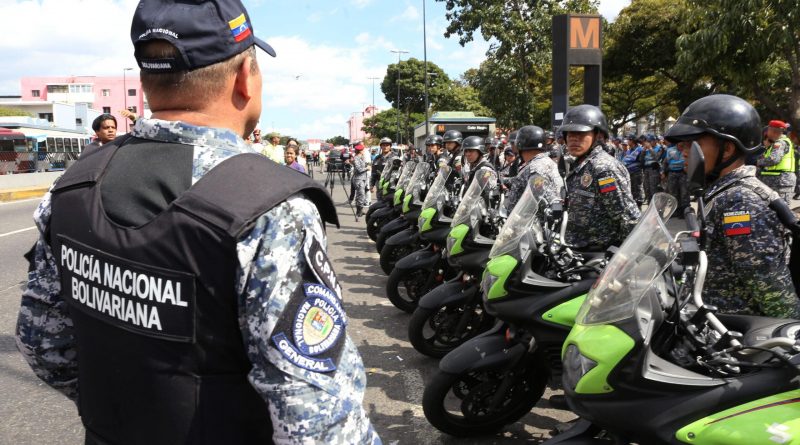 Nicolás Maduro pide a los cuerpos de seguridad "extirpar" el contrabando en el país