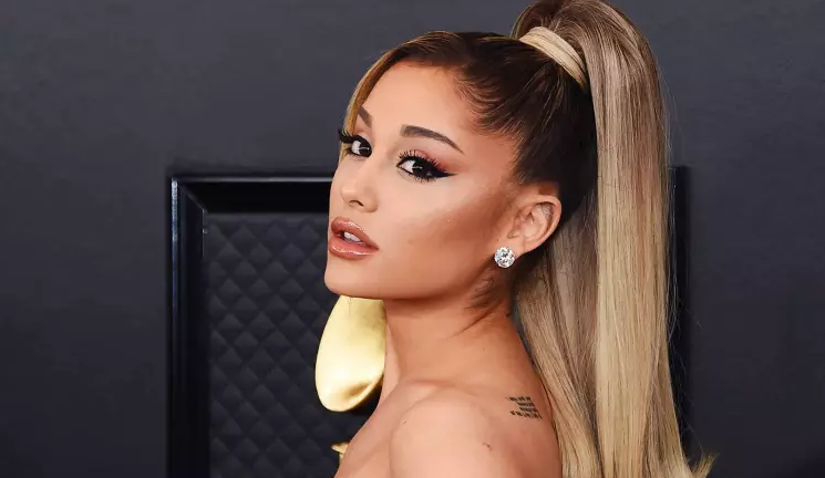 Ariana Grande se divorcia oficialmente de Dalton Gomez