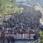 Caravana de migrantes avanza por el sur de México en plena Navidad