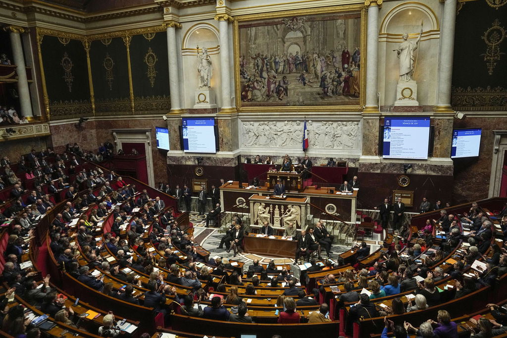 Asamblea Nacional de Francia aprueba medida para consagrar derecho al aborto en Constitución