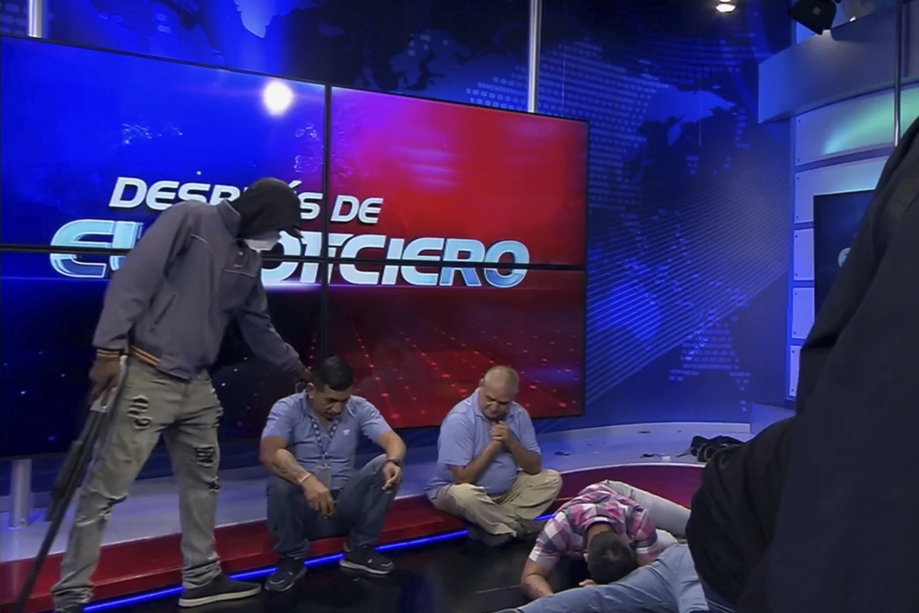 Nicolás Maduro rechaza "de manera contundente" los ataques de "bandas criminales" en Ecuador