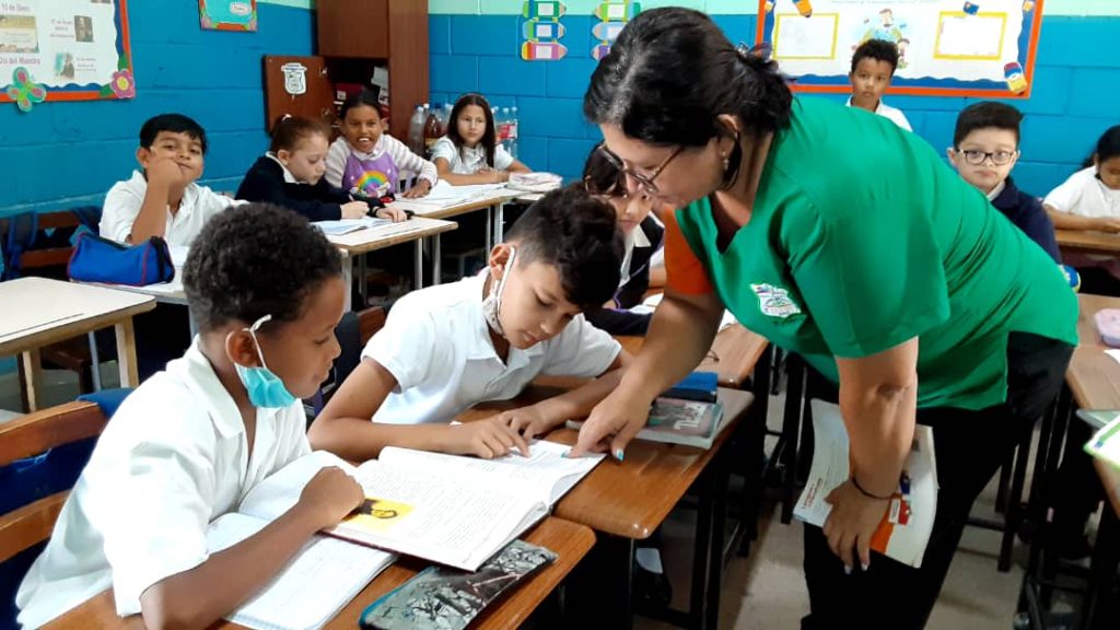 Para mejorar el sistema educativo venezolano es necesario el trabajo conjunto del Estado, la sociedad y la familia, dicen especialista