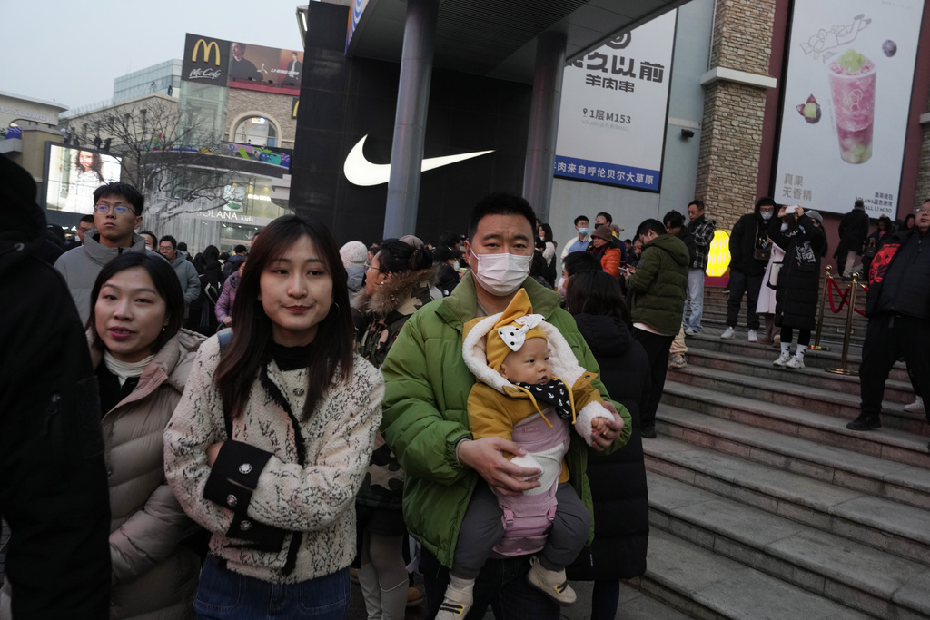 La población de China cae por segundo año consecutivo ante el alza de la mortalidad