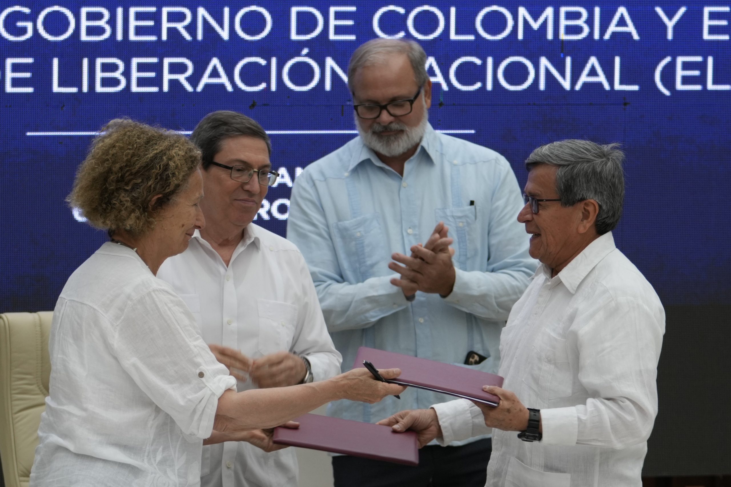 Gobierno colombiano y guerrilla del ELN anuncian nuevo encuentro tras destrabar diálogos de paz