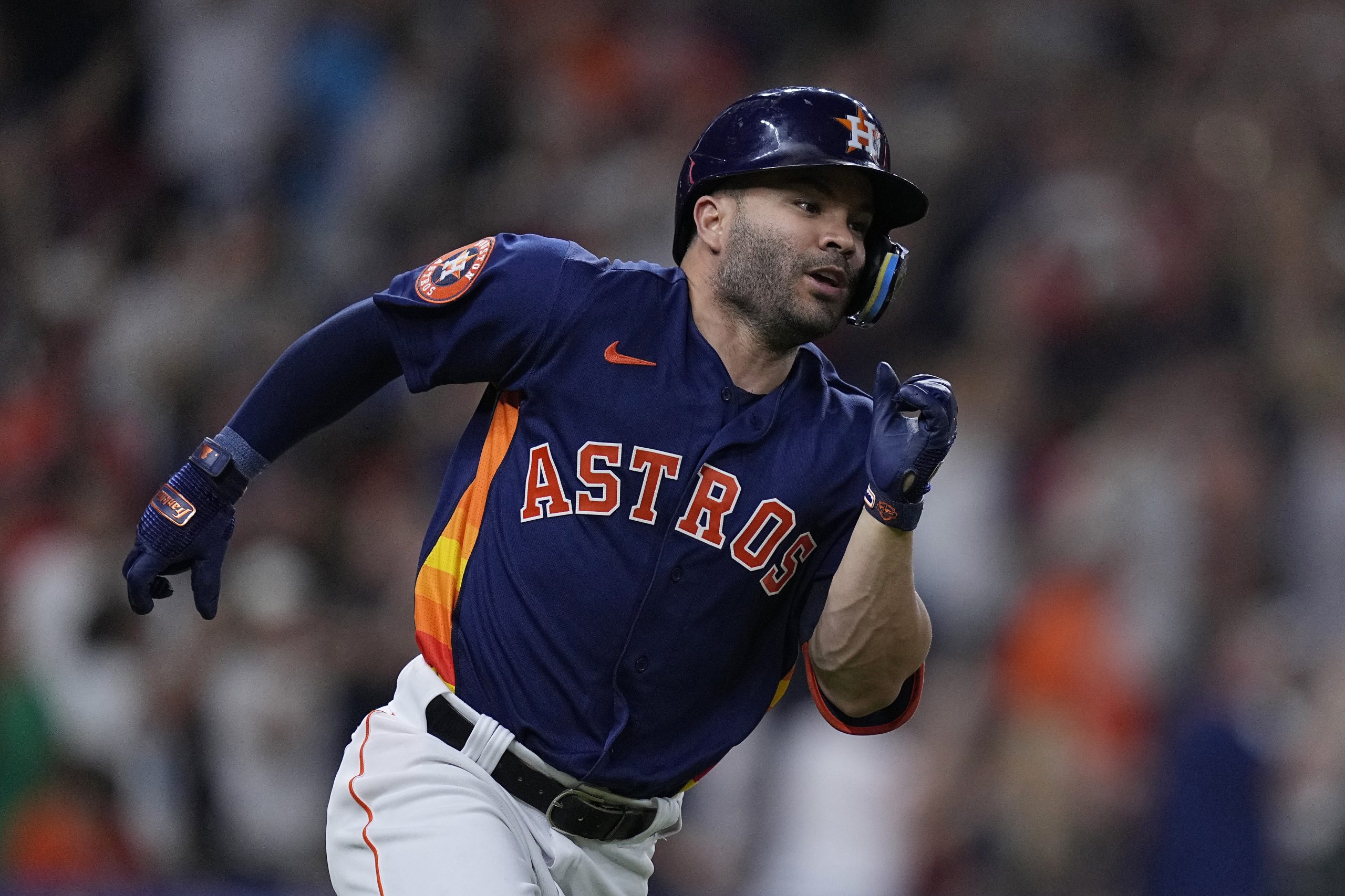 Altuve y Astros firman nuevo contrato, por otros 125 millones, de 2025 al 29 foto AP