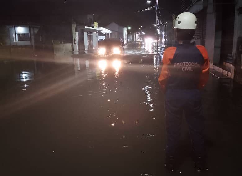 Lluvias dejan dos viviendas anegadas en el norte de Táchira