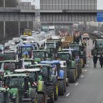 Agricultores franceses suspenden protestas tras anuncio del gobierno