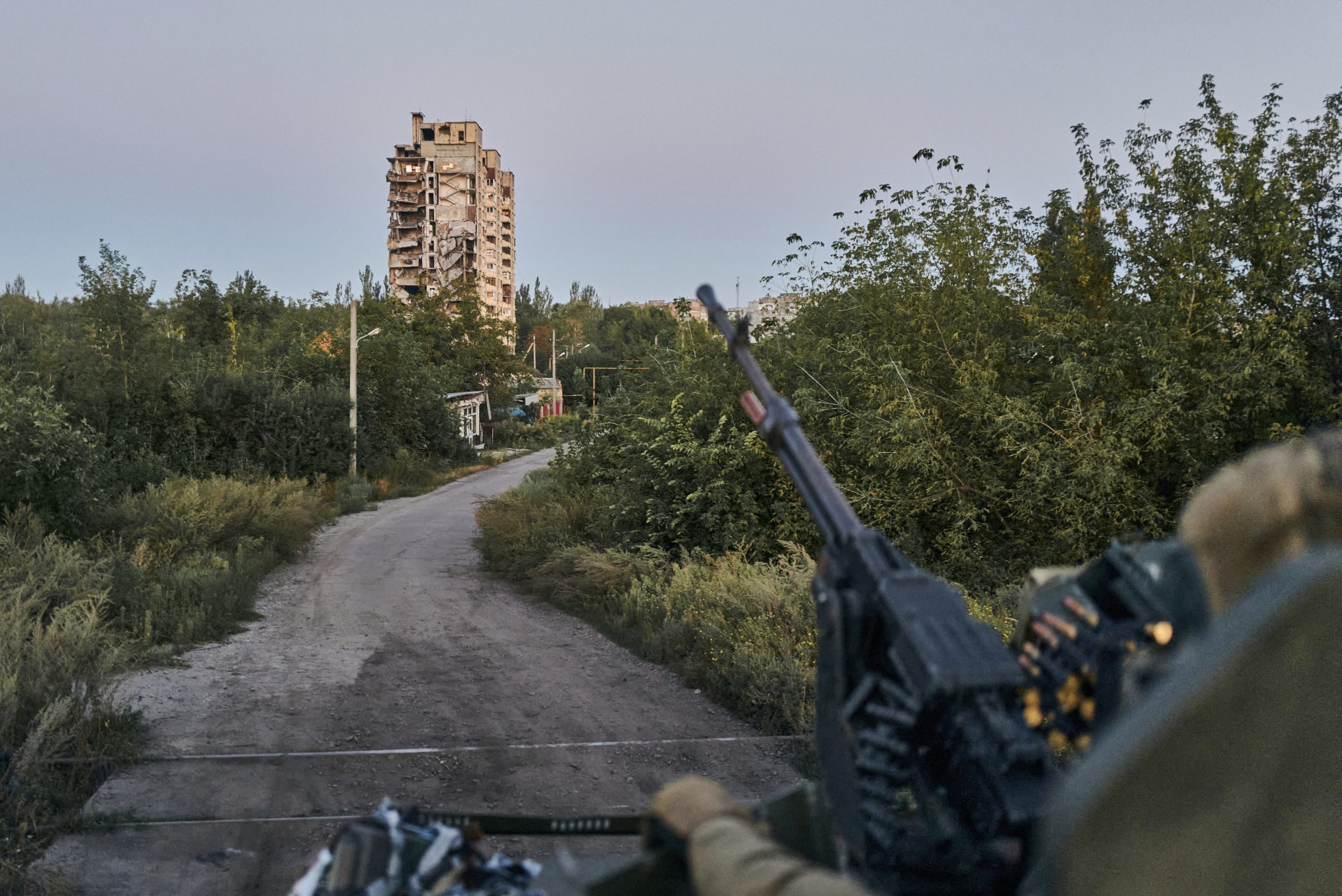 Tropas ucranianas se retiran de Avdiivka tras cuatro meses de combates foto AP