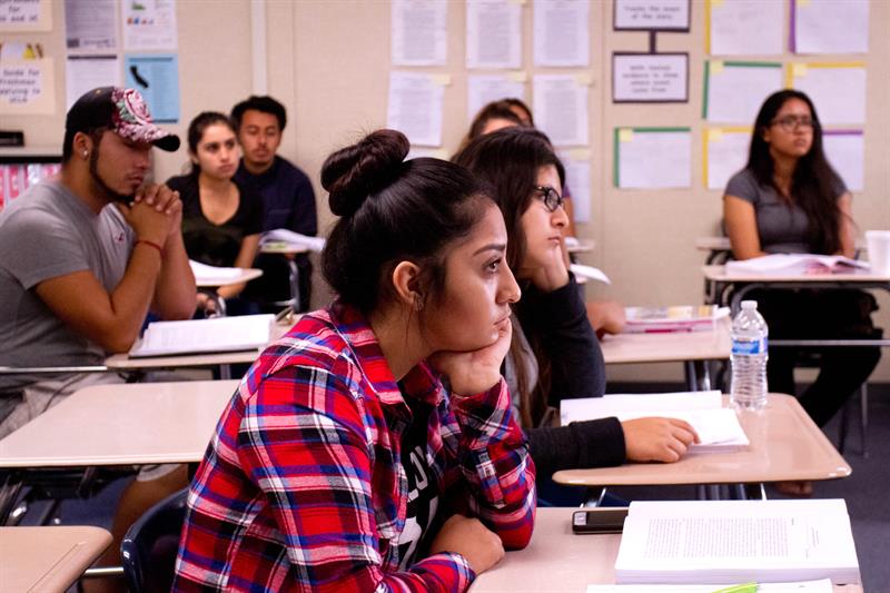 En la actualidad, solo el 40 % del estudiantado tienen interés por carrera universitaria larga