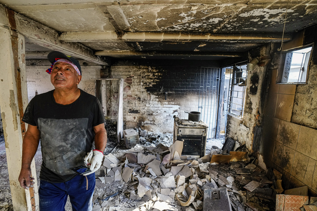 Asciende a 123 el número de fallecidos, mientras cientos de personas siguen desaparecidas por incendios en Chile