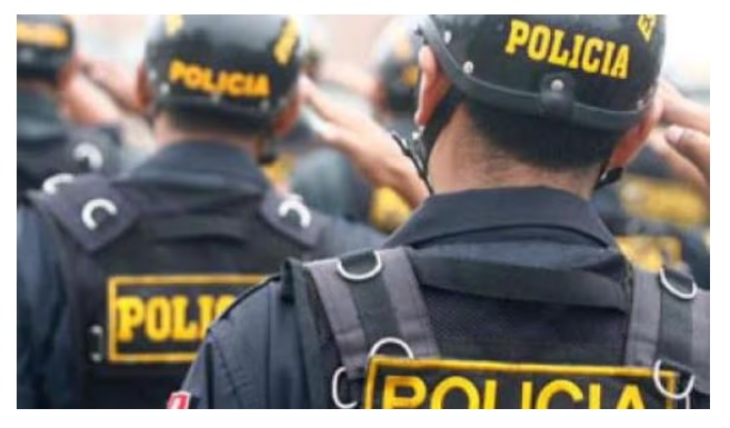 policía Perú