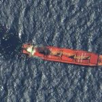 Buque atacado por hutíes de Yemen se hunde en el mar Rojo