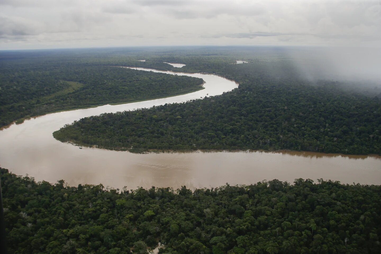 Presidentes de Francia y Brasil anuncian millonario plan de inversión para la Amazonia