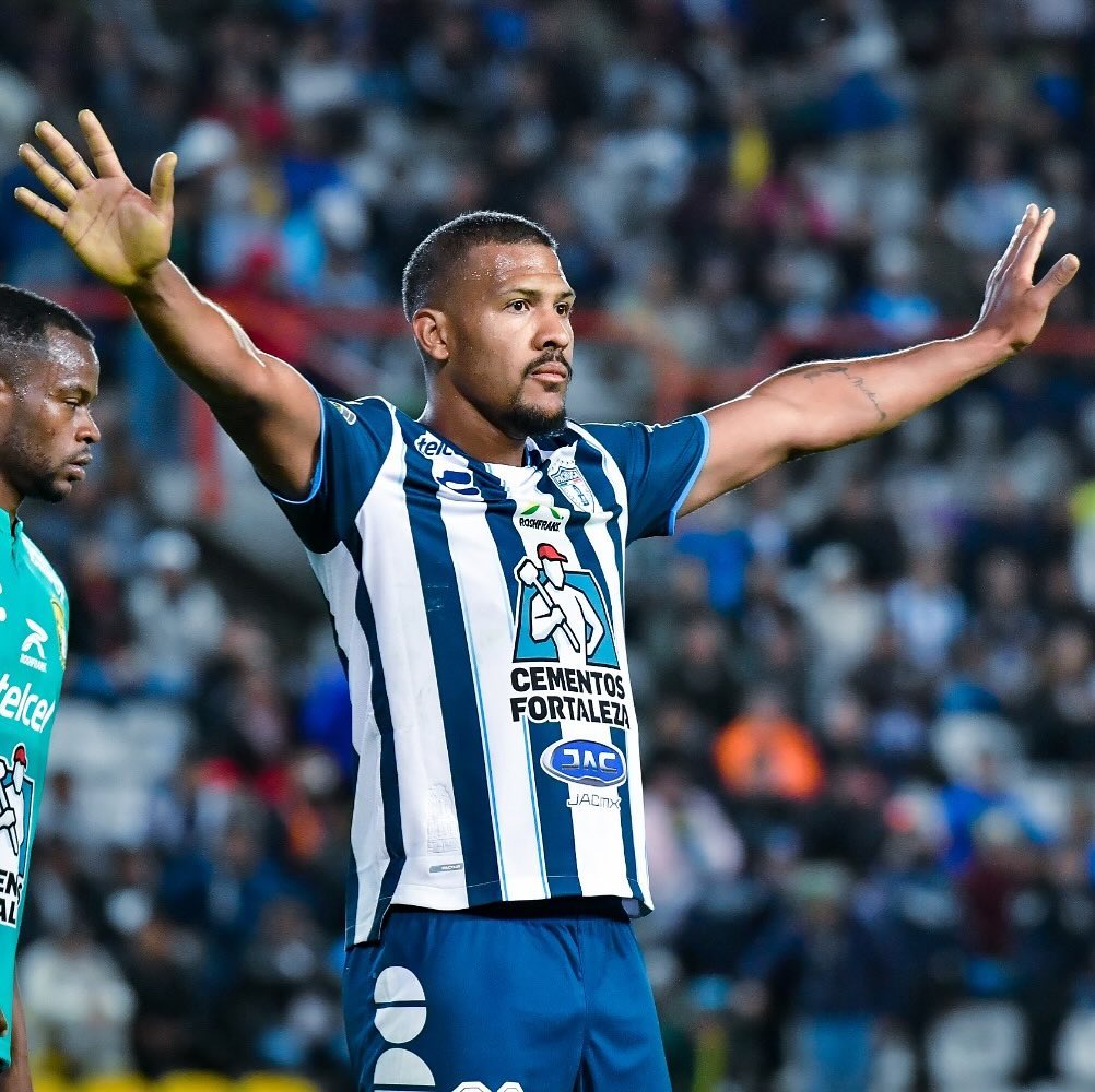 Pachuca avanza de ronda en torneo mexicano con gol de Salomón Rondón