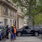 Policía francesa detiene a hombre que amenazaba con inmolarse en el consulado de Irán en París