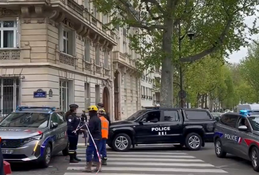 Policía francesa detiene a hombre que amenazaba con inmolarse en el consulado de Irán en París