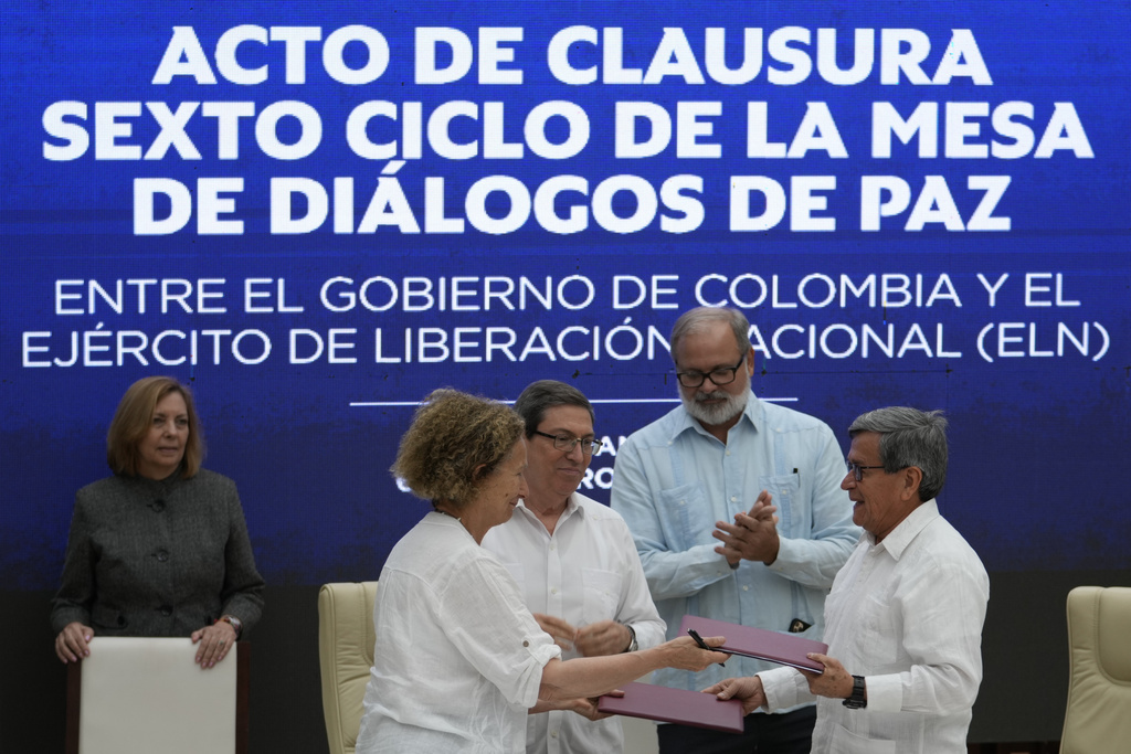 Gobierno colombiano y guerrilla del ELN anuncian nuevo encuentro tras destrabar diálogos de paz