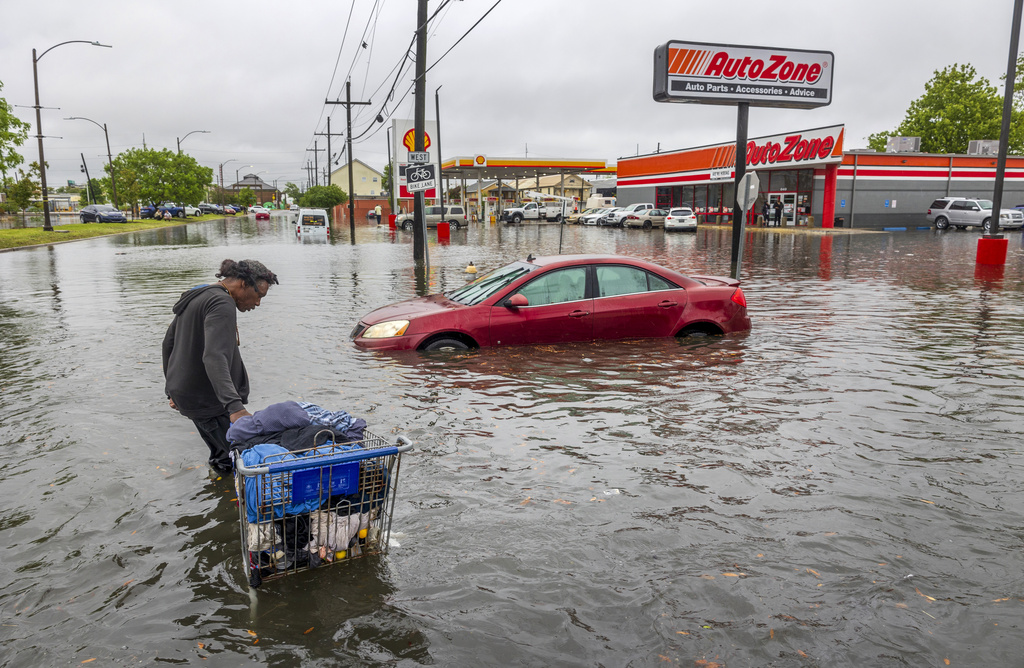 Tormentas con fuertes vientos e inundaciones dejan un muerto en EEUU