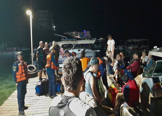 Armada de Colombia rescata 19 migrantes, entre ellos siete venezolanos, en isla de San Andrés