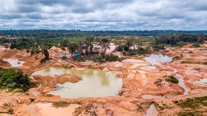 Unos 1.300 niños son explotados laboralmente en minas de Bolívar, según CDH-UCAB