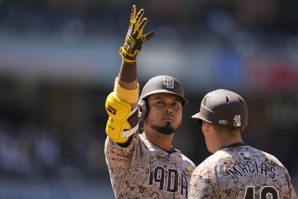 Padres derrotan 5-2 a los Yankees con aporte de Arráez y Tatis Jr.