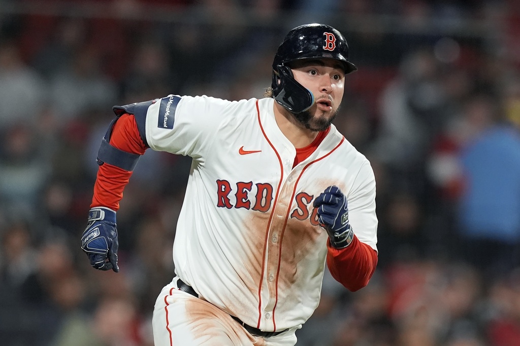 Wilyer Abreu batea el primer triple de su carrera en la victoria de los Medias Rojas sobre Gigantes