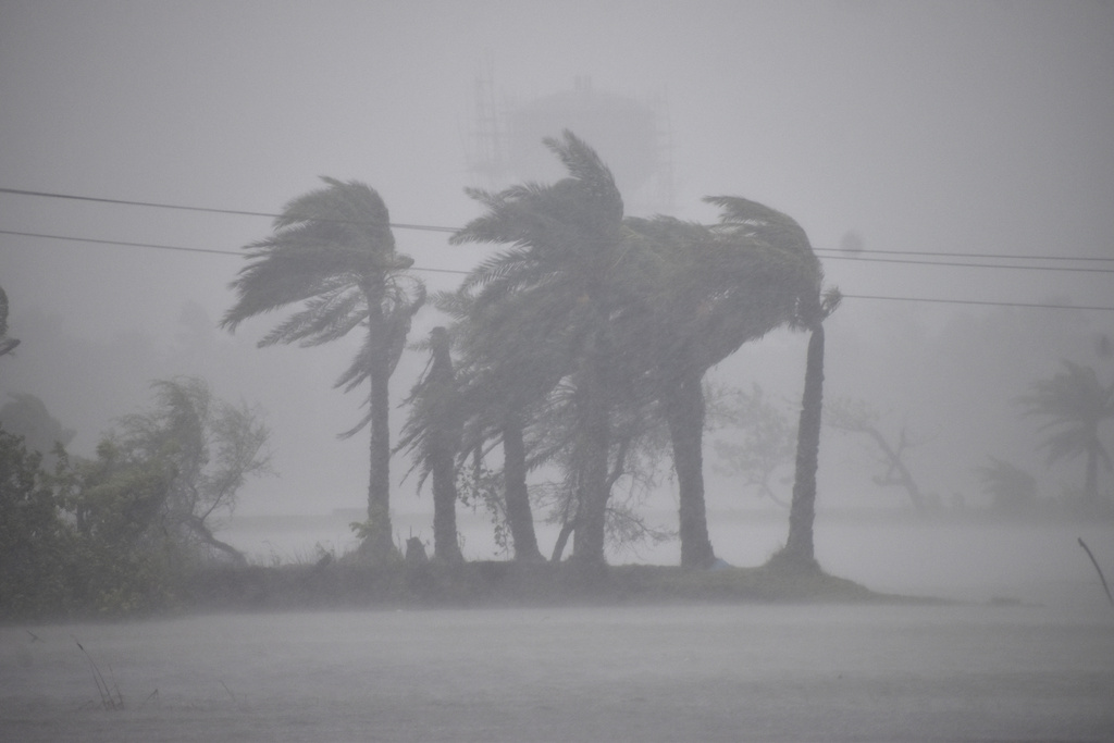 Fuertes lluvias en India provocan un derrumbe en una cantera con 13 muertos y 16 desaparecidos