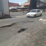 Se hundió el pavimento en la calle 24 entre carreras 20 y 21 y usuarios esperan la acción de las autoridades