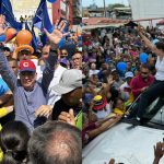 Edmundo González encabeza caminata en La Guaira mientras Machado es recibida en Píritu en su camino de regreso a Caracas