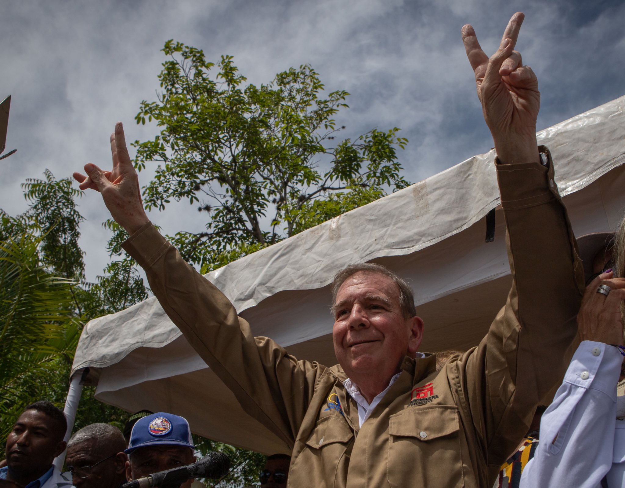 Edmundo González promete combatir la minería ilegal que ha "destruido el ambiente" en Venezuela