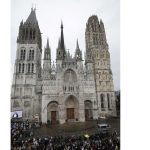 Francia | Controlan incendio en la aguja de la catedral de Ruan, en Normandía