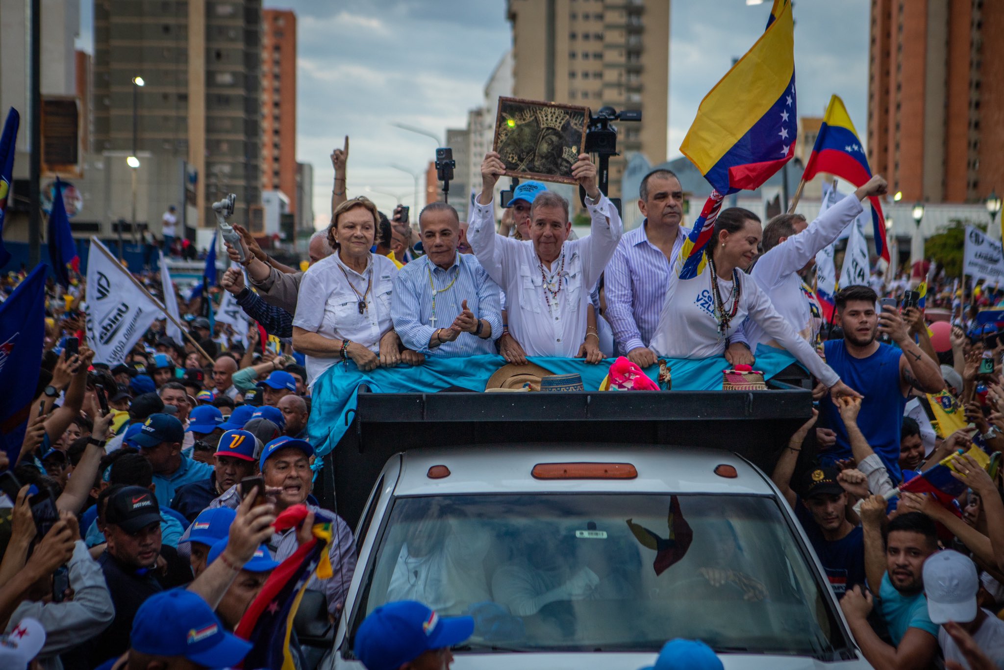 MCM: las Fuerzas Armadas tienen claro que quien representa la estabilidad y la paz es el gobierno de Edmundo González