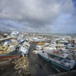 Huracán Beryl alcanza fuerza de categoría 5 y barre islas en el sureste del Caribe