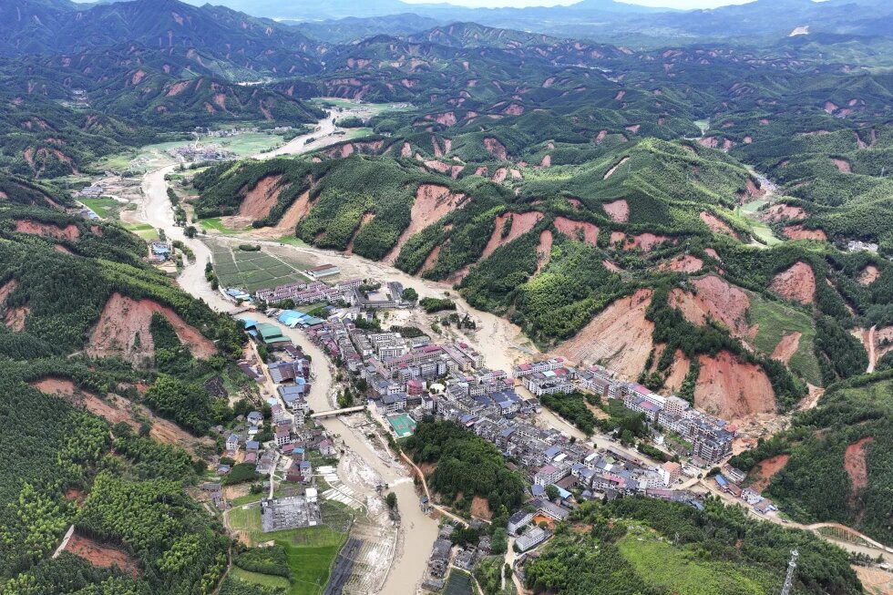 Tormentas dejan al menos 30 muertos y 35 desaparecidos en sureste de China