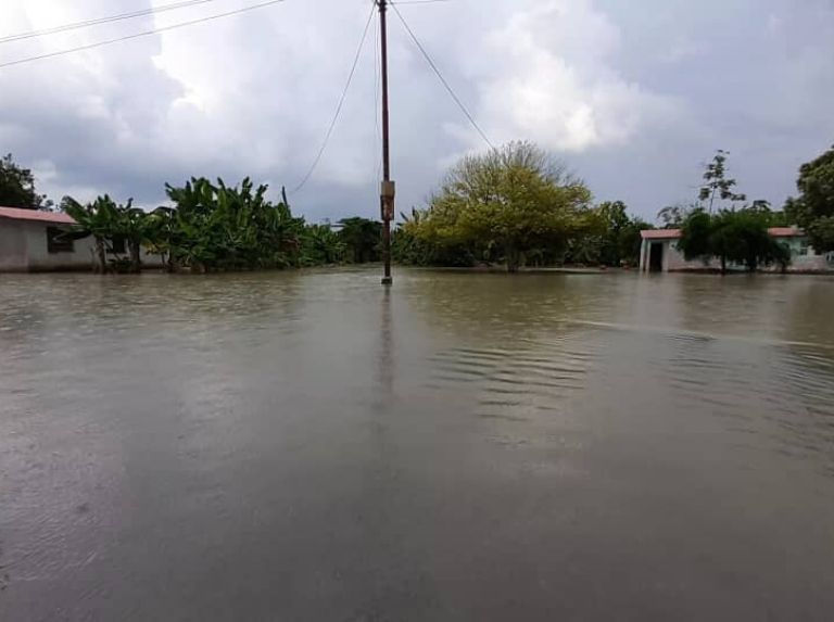 Zulia | Al menos 15 fincas afectadas por el desbordamiento del río Burro Negro