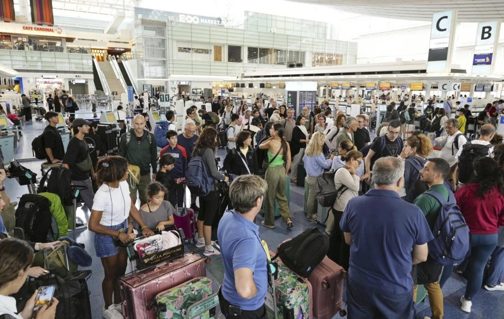 Potente tifón provoca evacuaciones en norte de Japón, cancela vuelos y trenes en Tokio