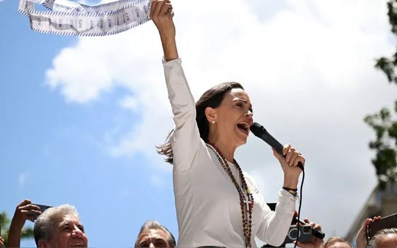 María Corina Machado es galardonada con la Medalla de la Democracia 2024